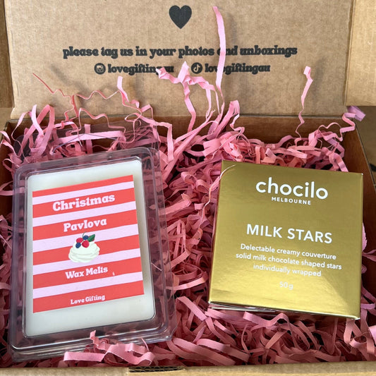 Wax melts packaging with pink shredded paper and 'chocolilo' branding.